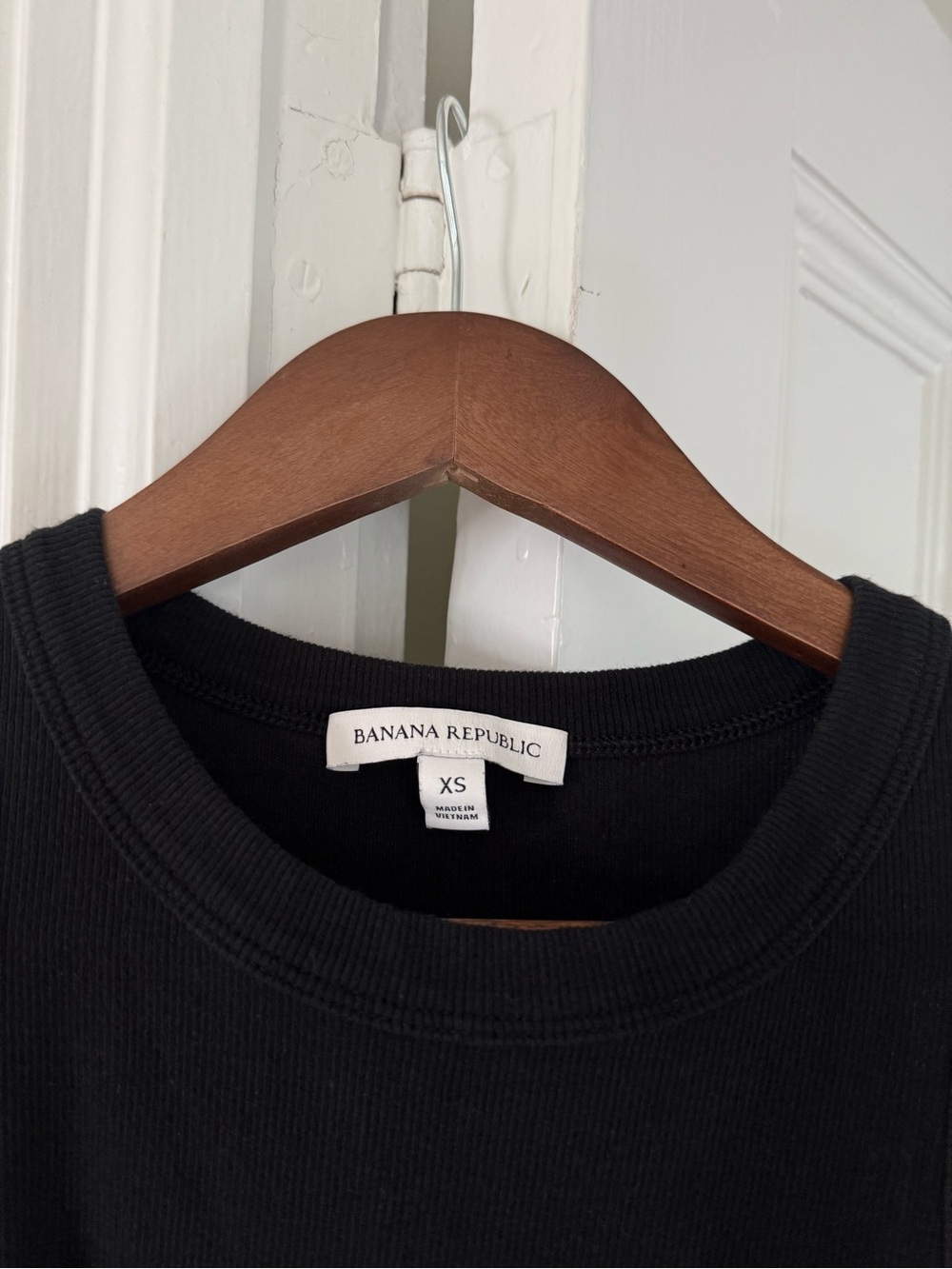 Banana Republic Black Ribbed Tank Top - Picture 2 of 3